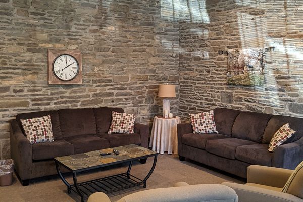 Under The Clock Sitting Room - Main House
